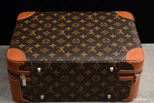 (WITH -LouiV CASE) JORDAN AIR AQ0818-158 AQ0818-158 O-W 1 0402